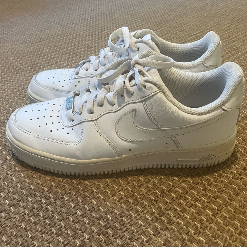 Nike Air Force 1 Low ‘07 Sneakers Sz 8.5 Men White